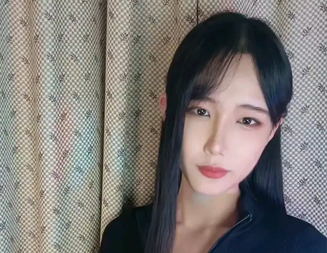 《sunny水水水》合集来袭，TS博主下海事件，真空死库水换装名场面全网刷屏，高清1080P未删减资源速取