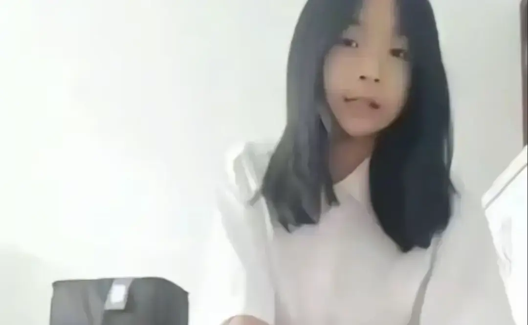 《张婉莹女孩写作业事件》原视频免费看-张婉莹写暑假作业全记录-高清流畅不卡顿-夸克网盘提取