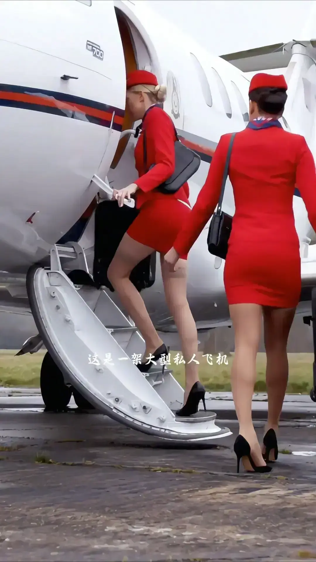 流畅不卡顿观看《法国空姐》 - 《法国空姐》最新同步更新，蓝光中字呈现私人航空、不雅空乘在云端机舱的名场面