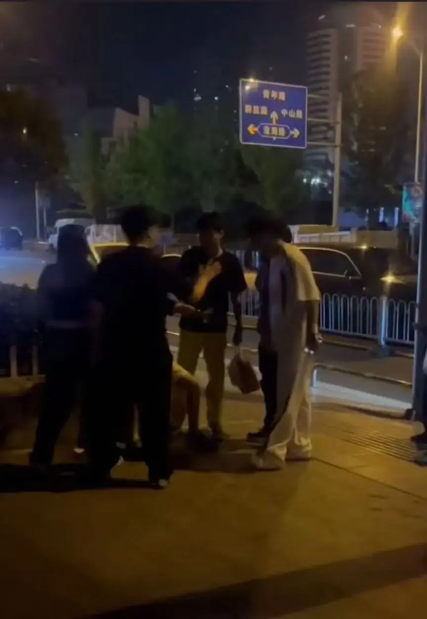 《徐州人打俄罗斯人视频》事件全解析，1080P高清画质在线看，徐州人打俄罗斯人视频无删减网盘资源