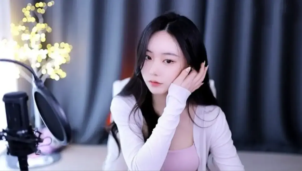 《糖心少女Vlog唐伯虎系列全纪录》震撼来袭—唐伯虎系列幕后花絮高清放送—无广告纯净极速播放—糖心少女Vlog精彩不停
