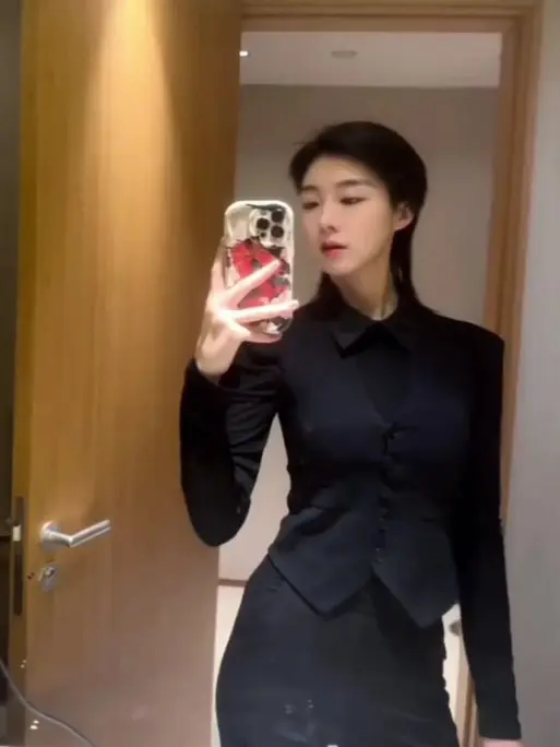 《台球女孩王思诺》全集免费观看-台球女孩王思诺吃瓜事件全过程记录-真相深度解析引围观